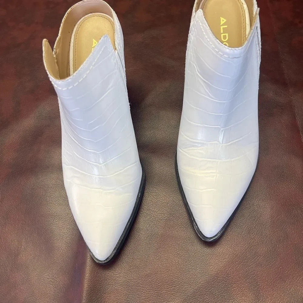 Aldo white leather heeled mules boots booties slip on‎ pointed toe, size 8